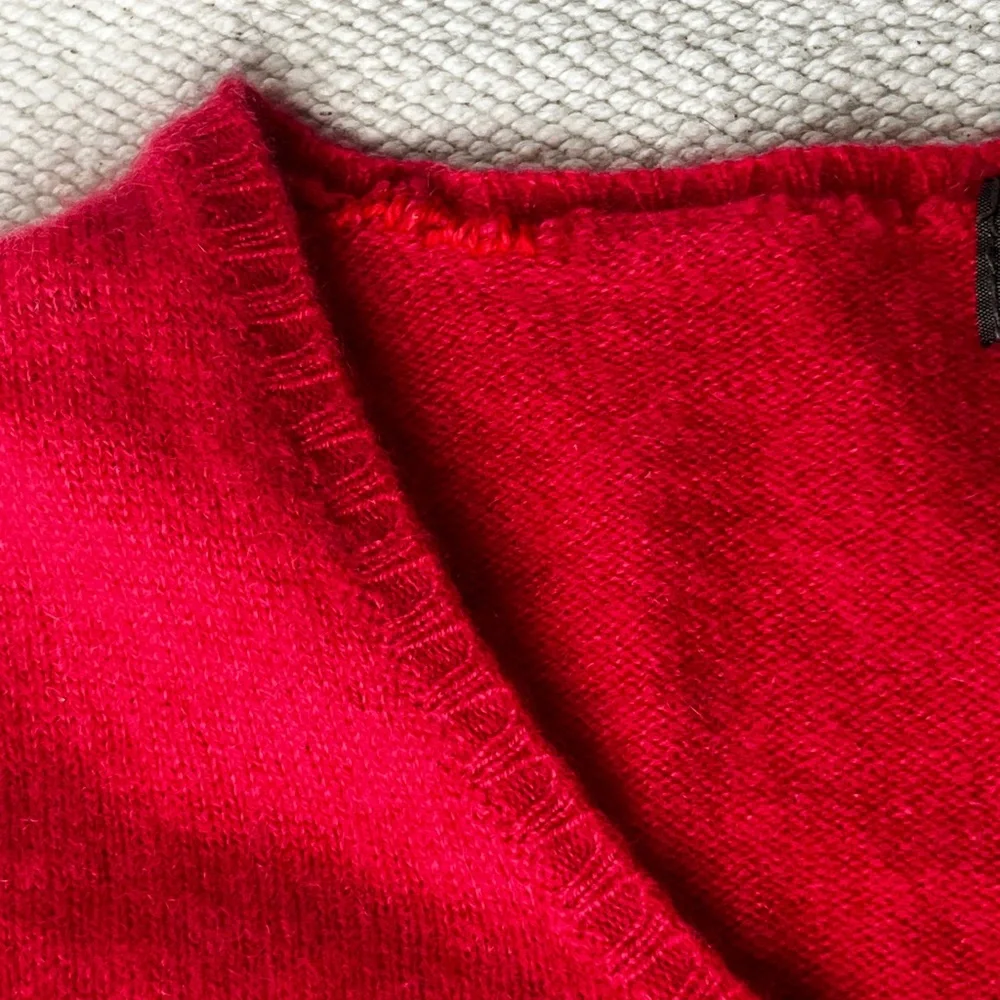 100% Cashmere Raspberry Pink/Red Button-Up Cardigan•size medium - Picture 5 of 12